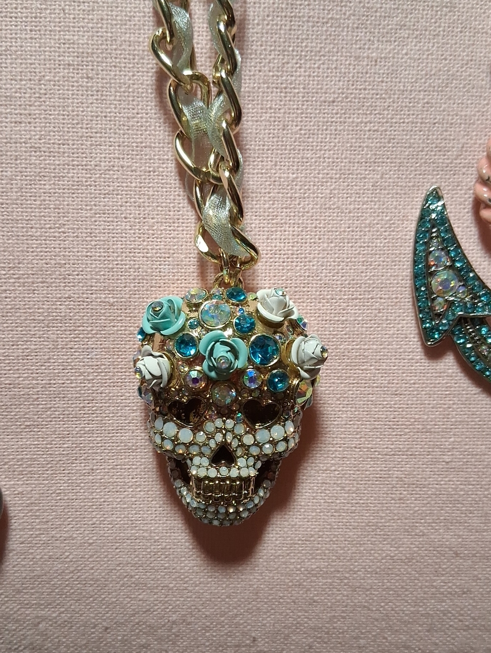 Lot Of BETSY JOHNSON JEWELRY - Picture 3 of 6